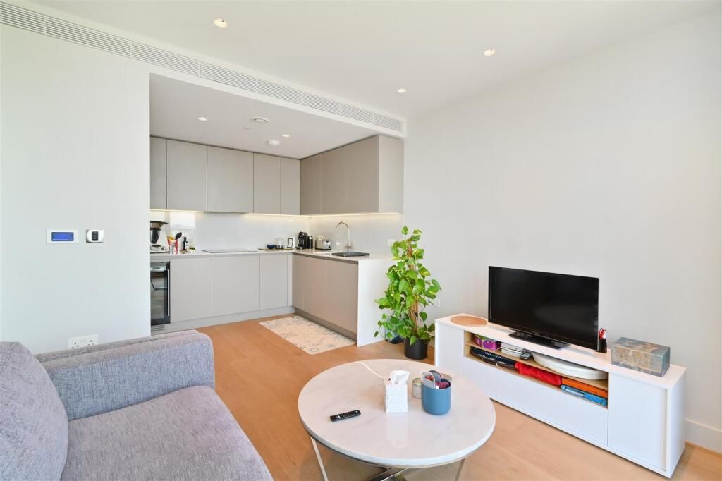 Aromatherapy Associates Ltd, Unit 6, Brentford photo 3