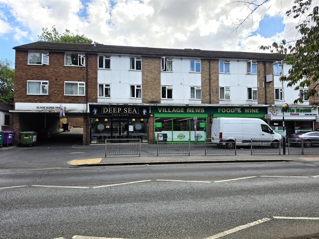 15 Black Horse Parade, High Road, PINNER photo 4