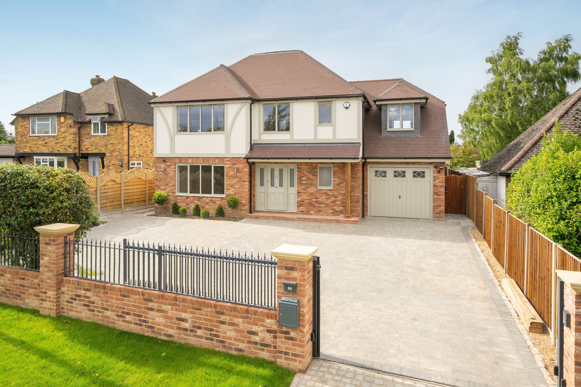 5 bedroom terraced house for sale