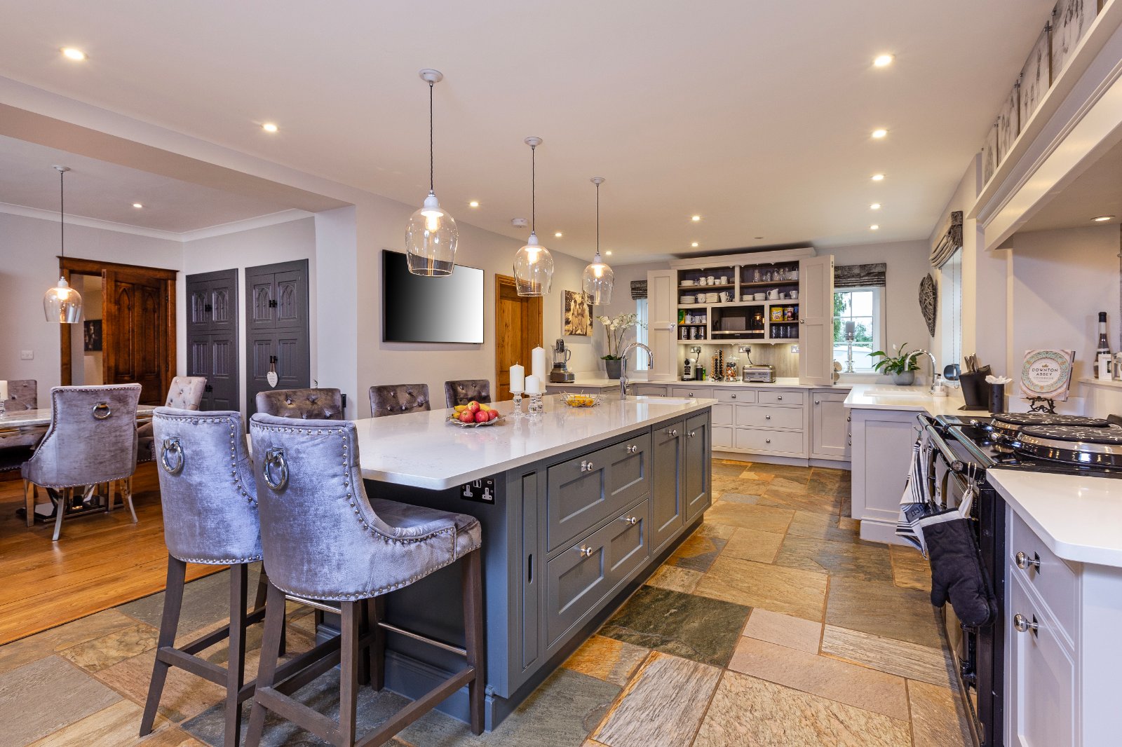 6 bedroom equestrian property for sale 0