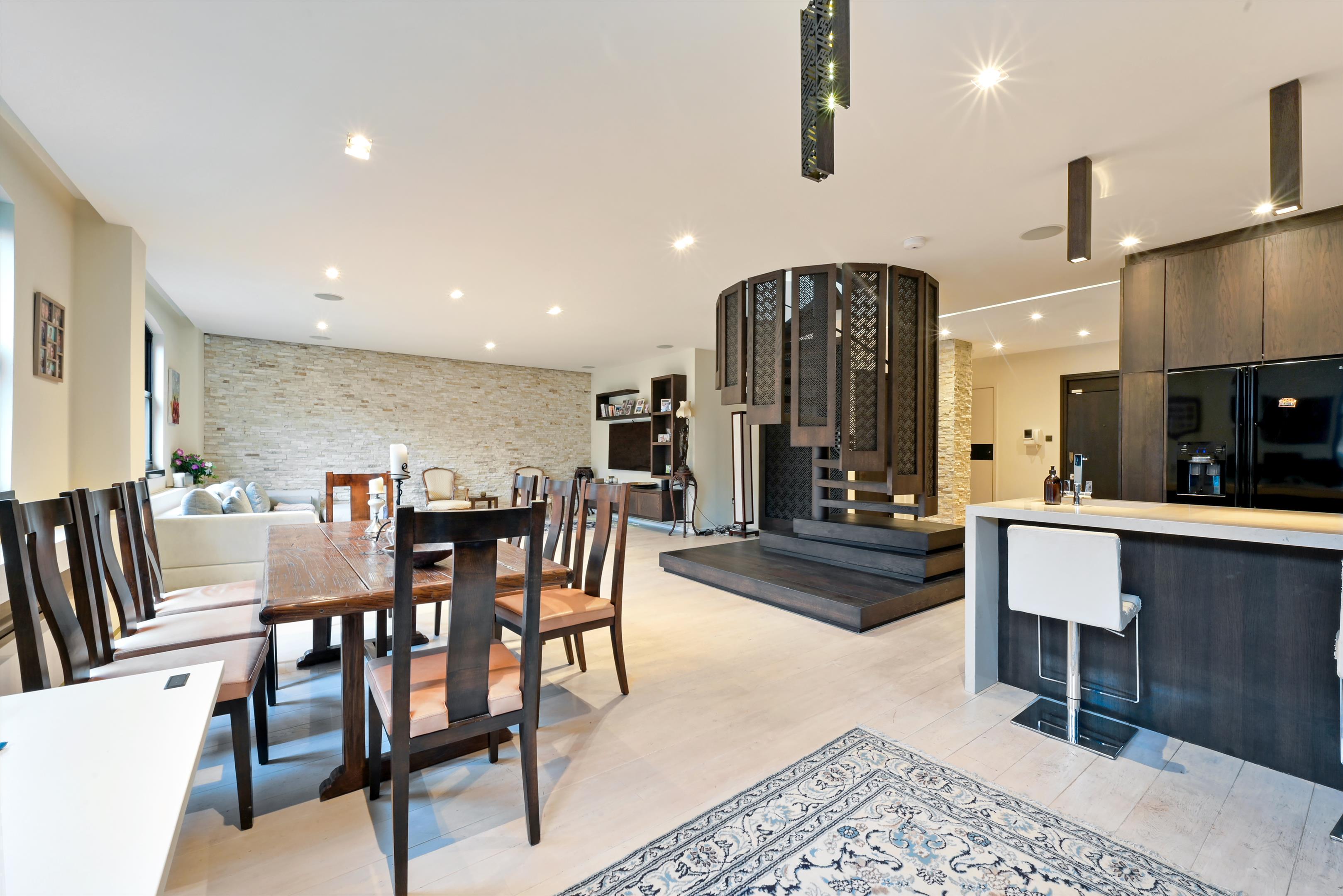2 bedroom flat for sale 0