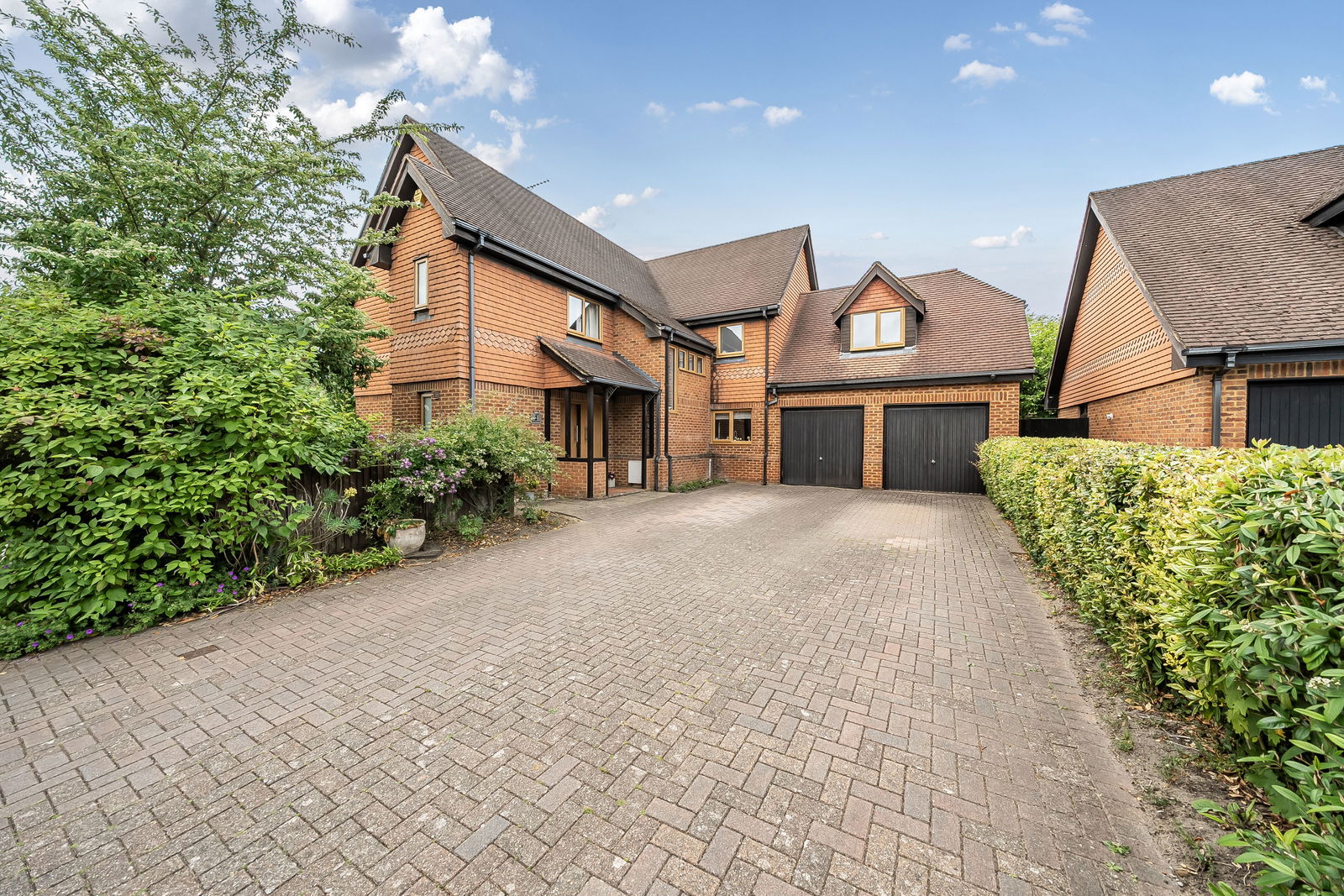 5 bedroom detached house for sale 0