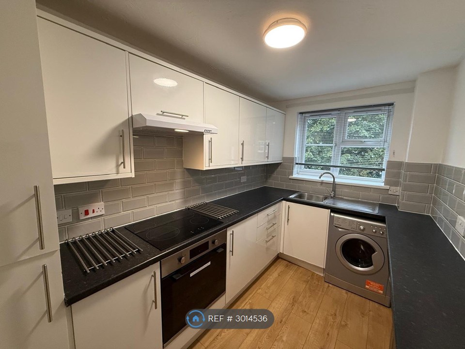 Knowles Close, West Drayton photo 3
