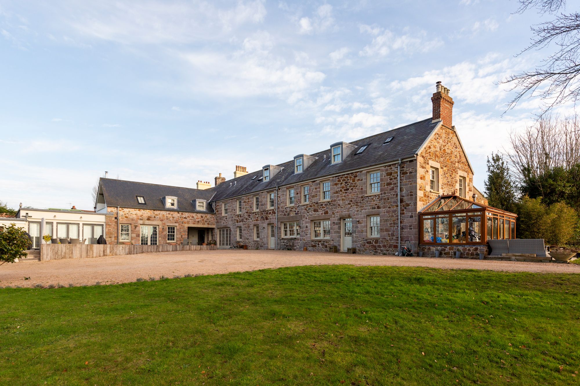 7 bedroom semi-detached house for sale 0
