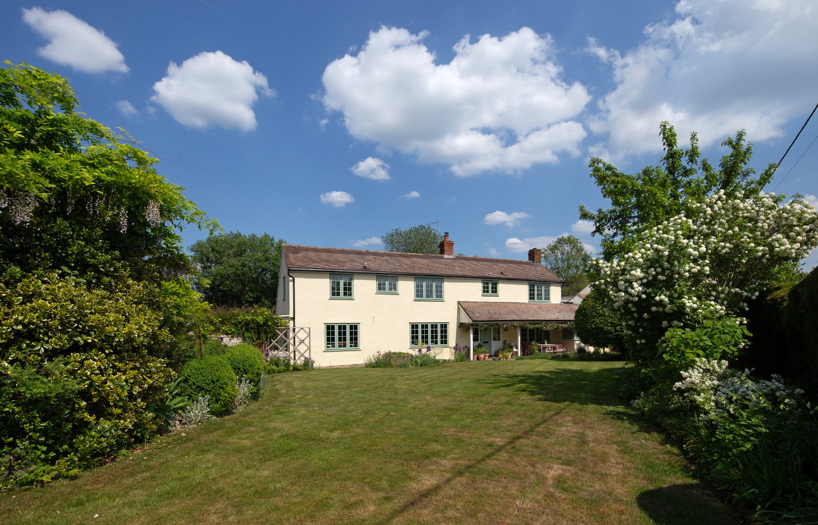 5 bedroom detached house for sale 0