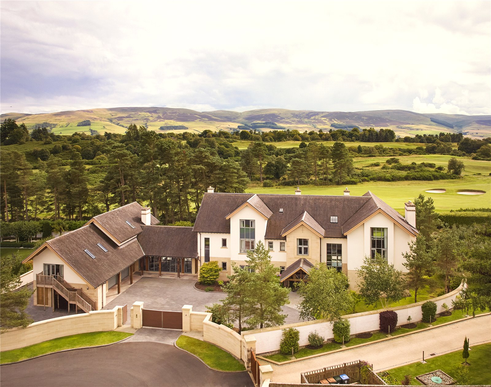 Photos of Tantallon Lodge, 9 The Queens Crescent, Auchterarder