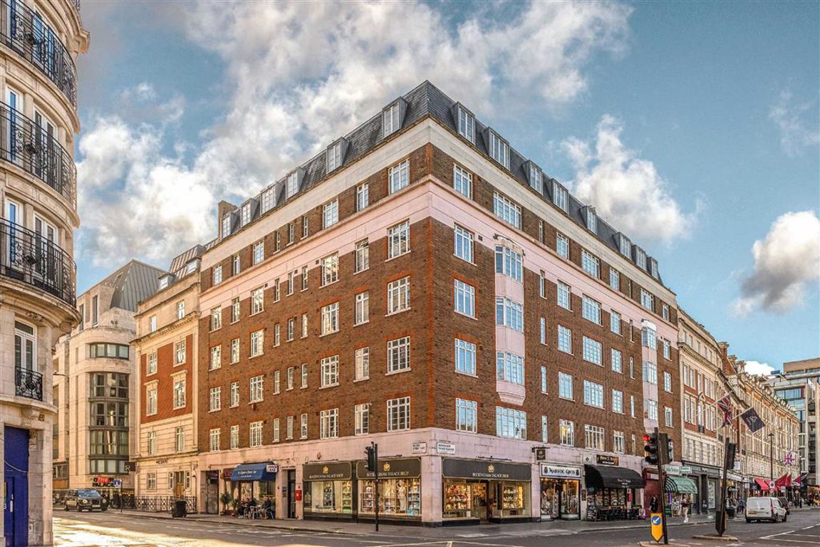 3 bedroom flat for sale 0
