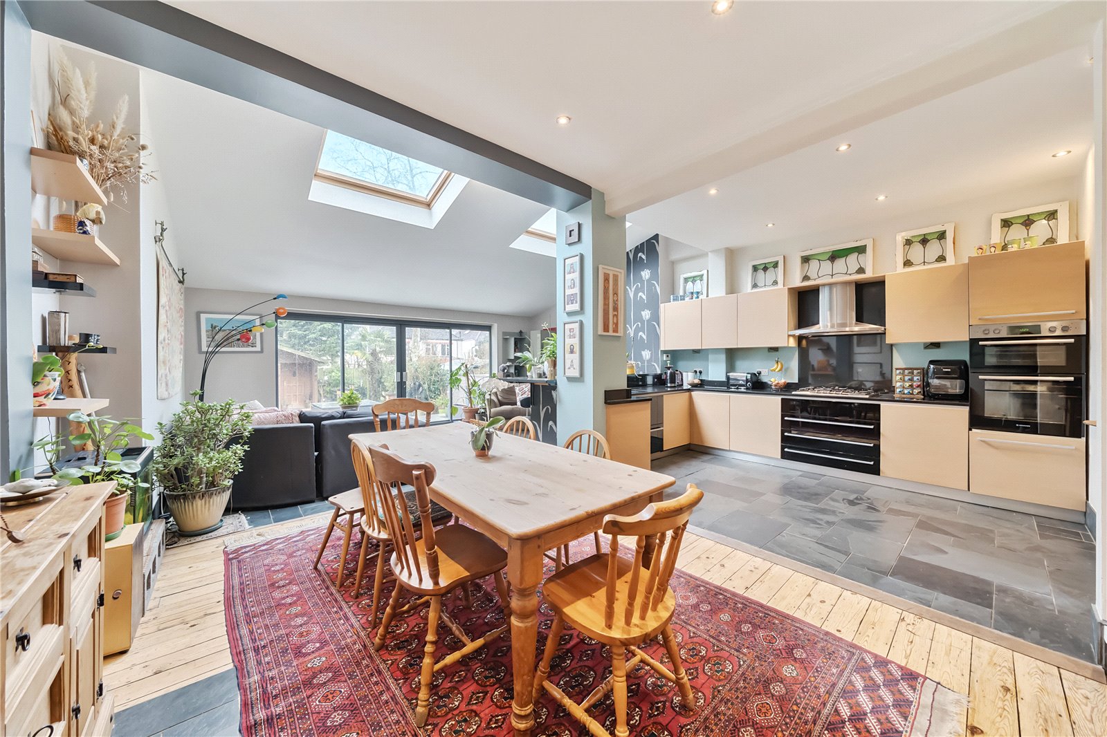 5 bedroom semi-detached house for sale 0