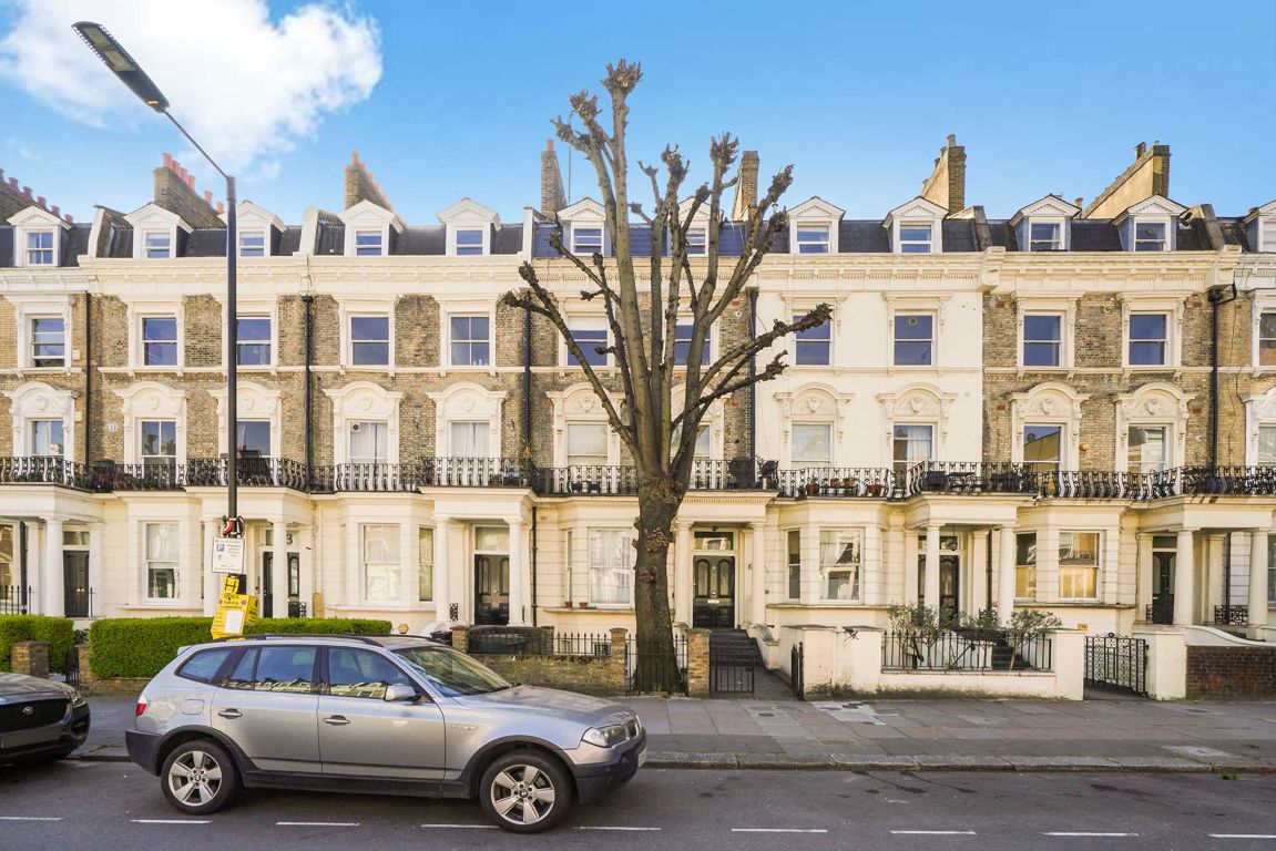 4 bedroom terraced house for sale in London