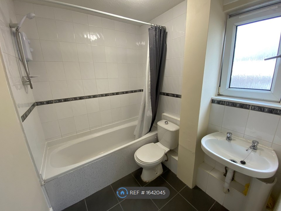 Photos of St. Kilda Bank, Broomlands, Irvine KA11 64077879