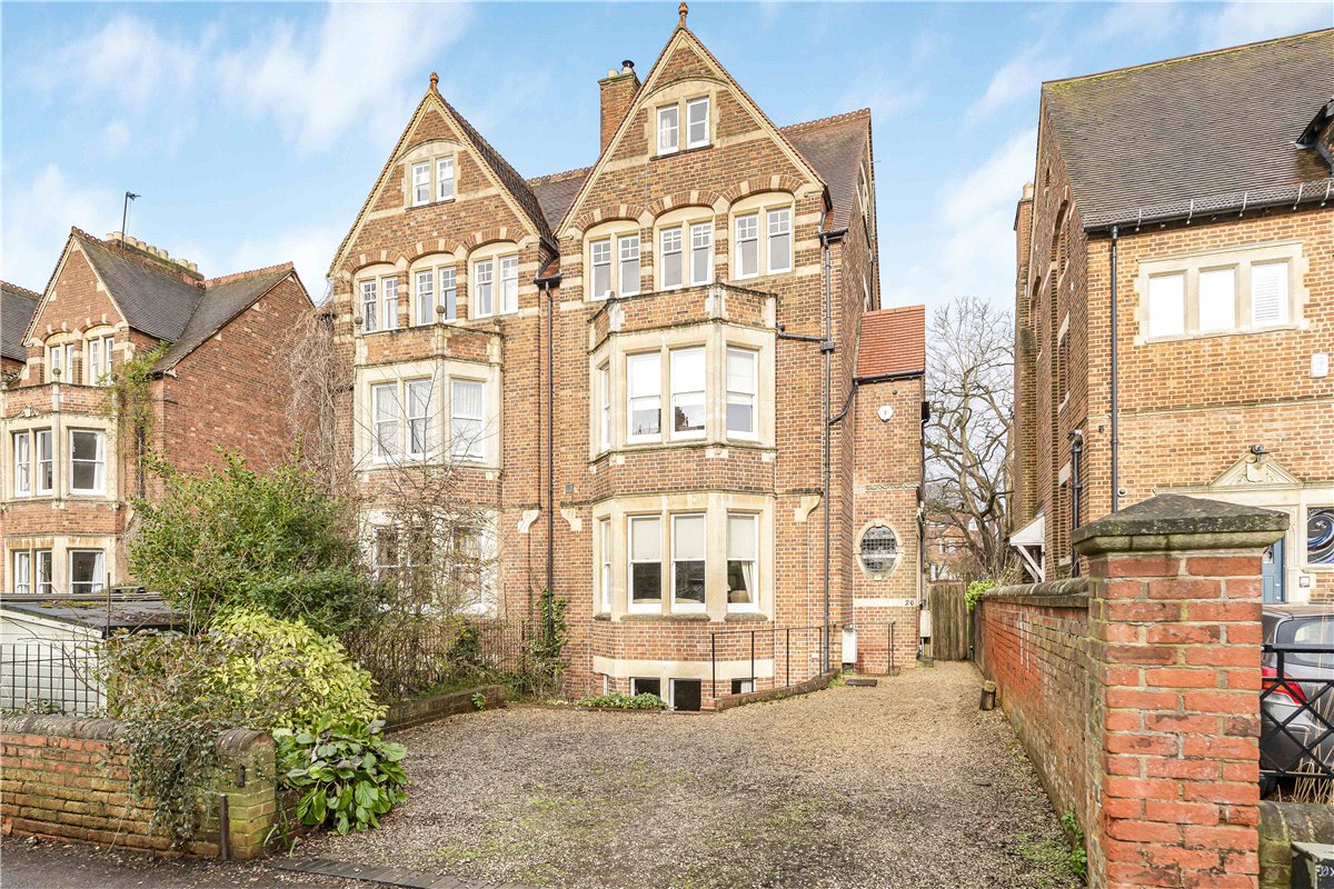 5 bedroom semi-detached house for sale 0