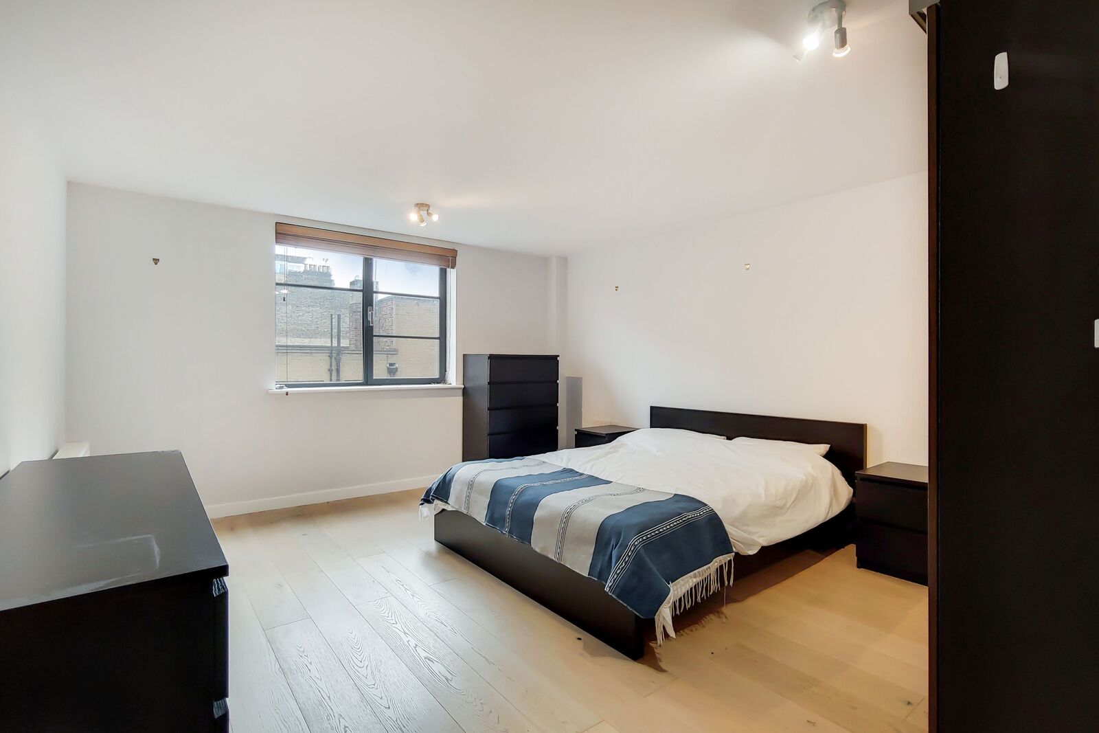 Batemans Row, EC2A, Shoreditch photo 2