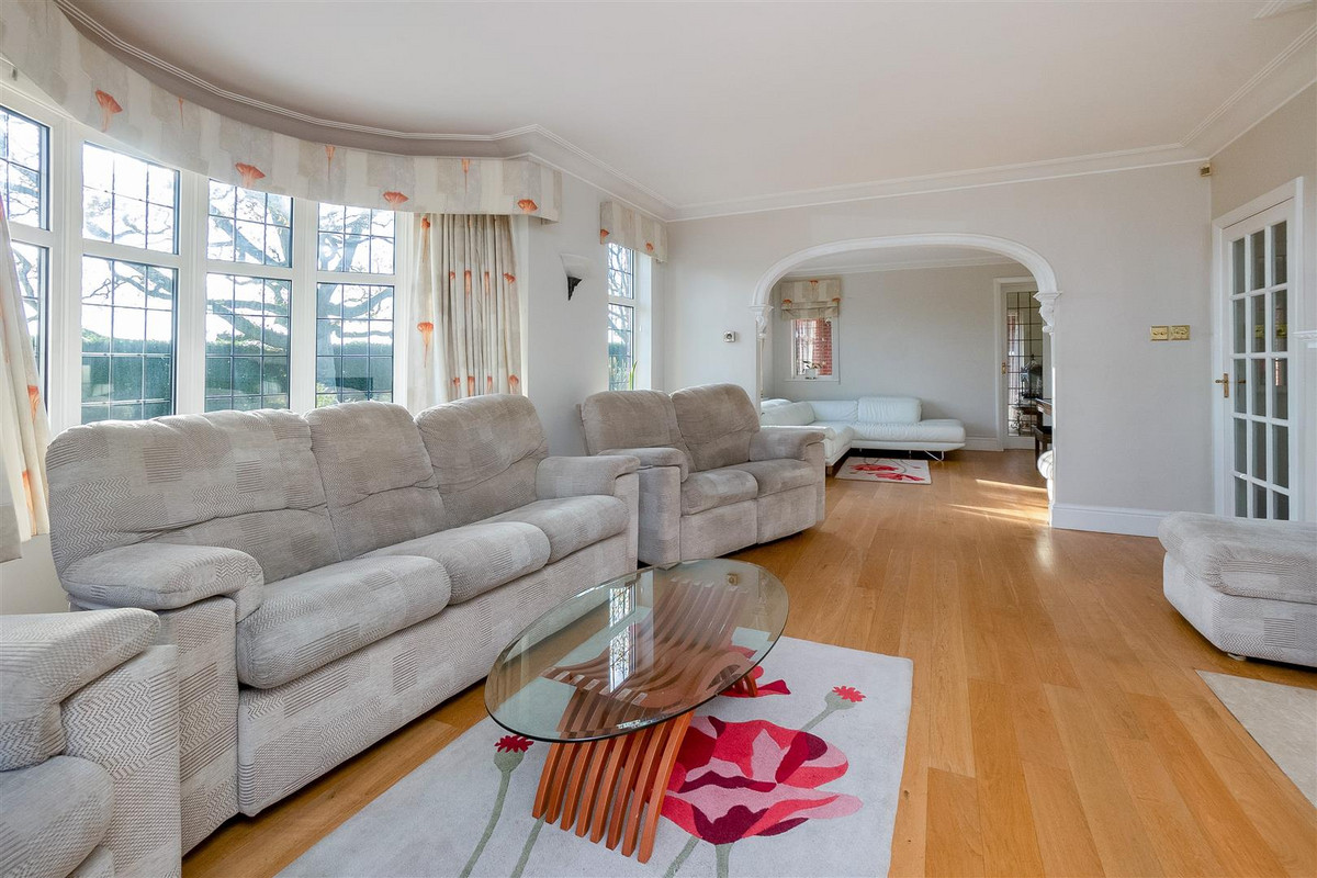 Photos of Stoneleigh Road Coventry, Warwickshire CV4 63840934