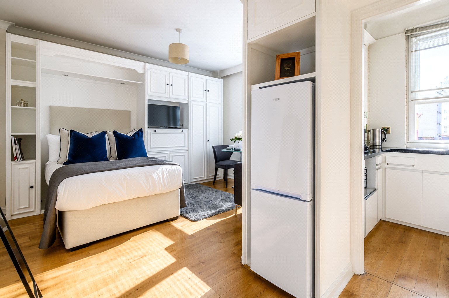 Flat 24, 39, Hill Street, Mayfair, London photo 4