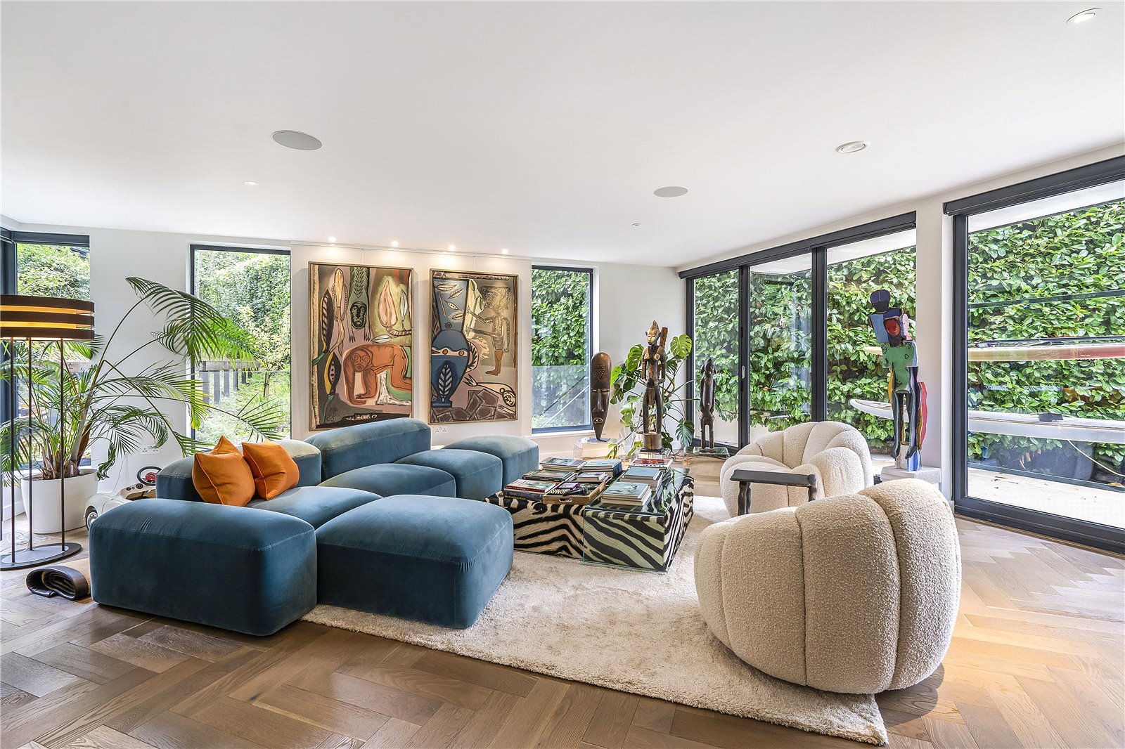 5 bedroom detached house for sale 0