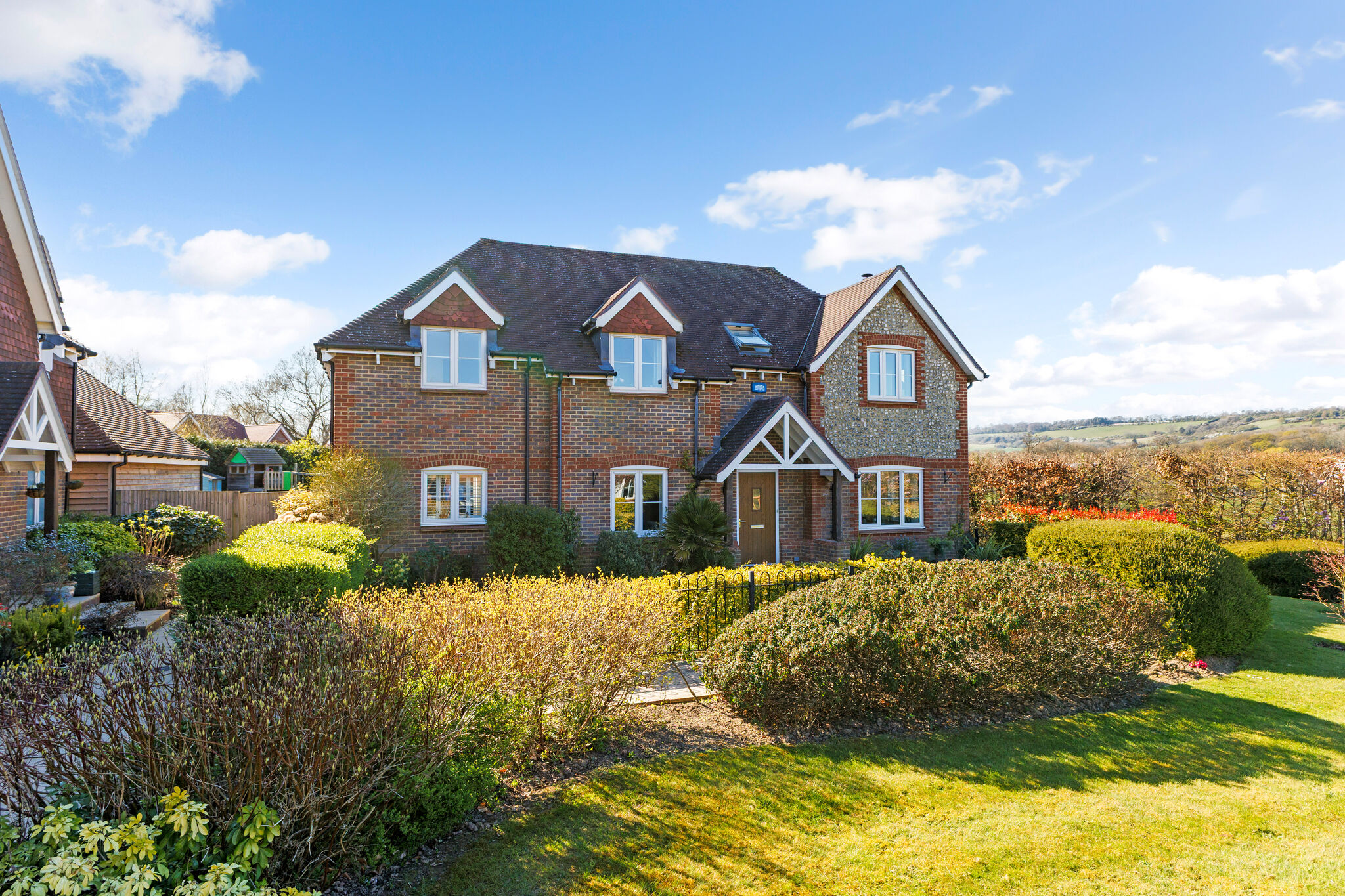 4 bedroom detached house for sale 0