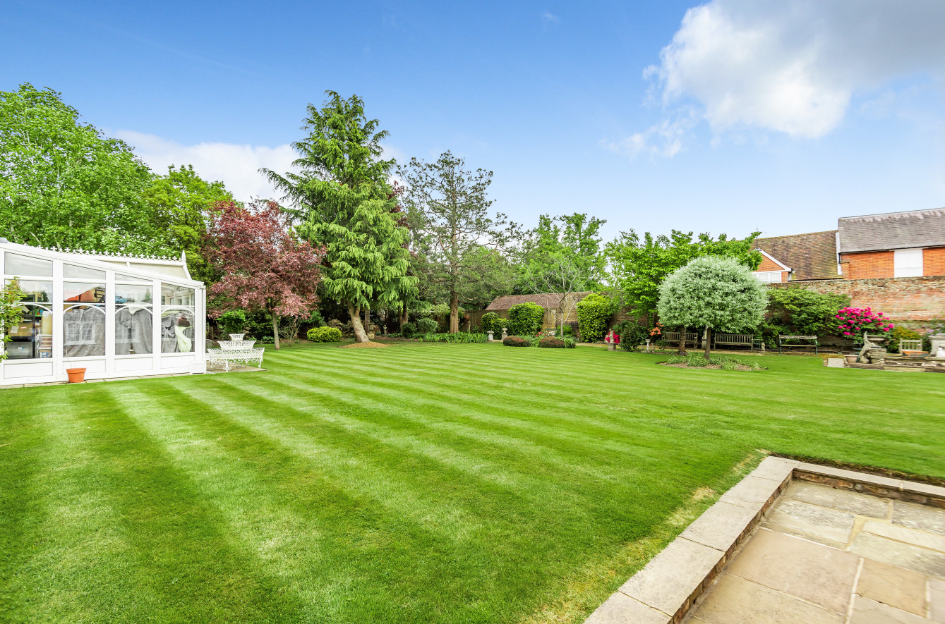 Photos of West Common, Gerrards Cross, Buckinghamshire SL9 61760813