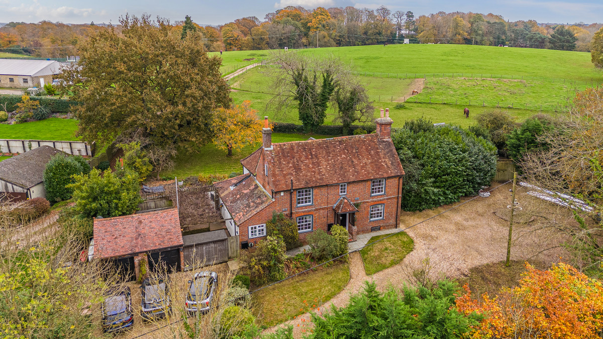 5 bedroom country house for sale 0