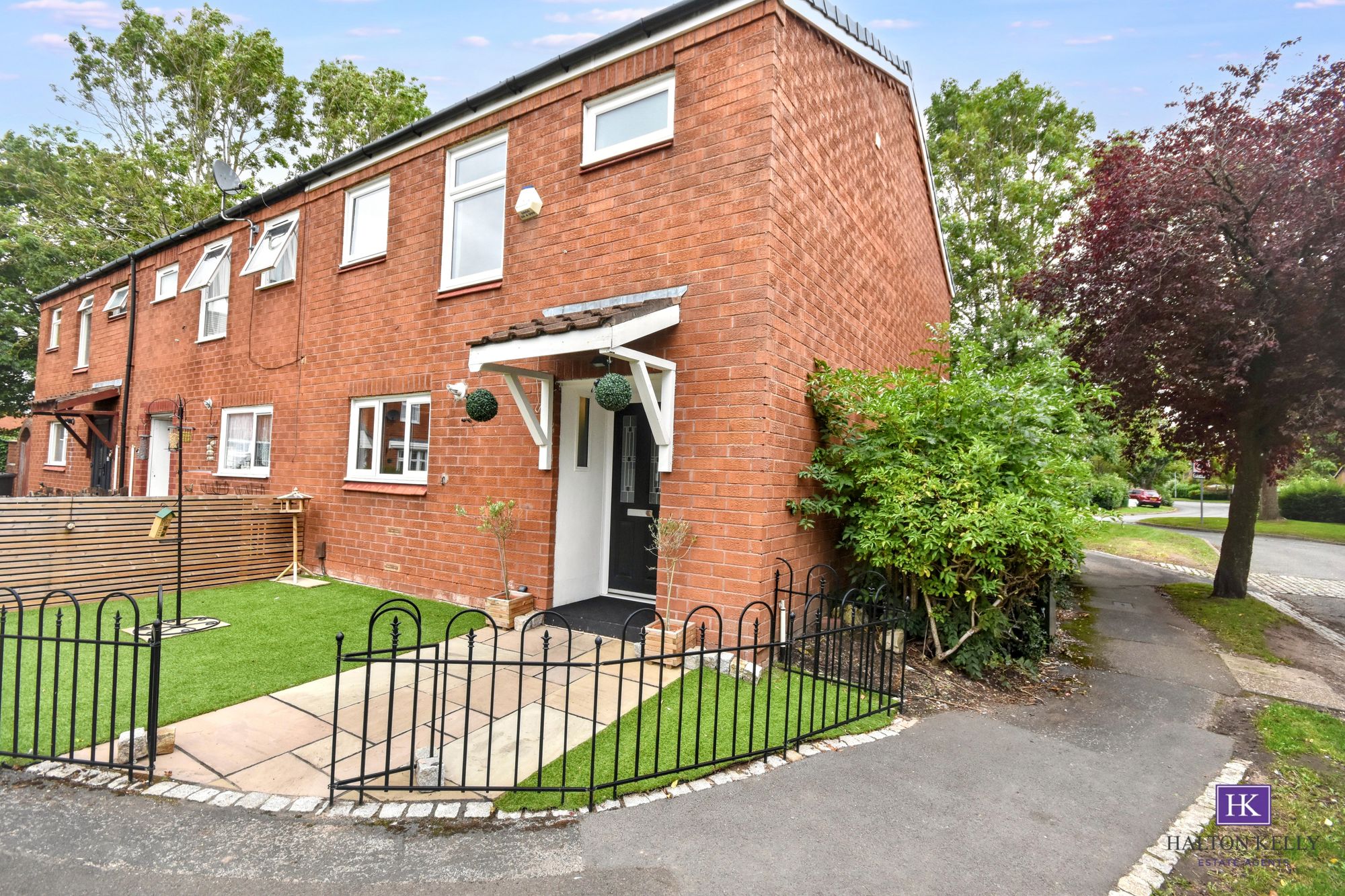 44 Grosvenor Close, Warrington photo 3