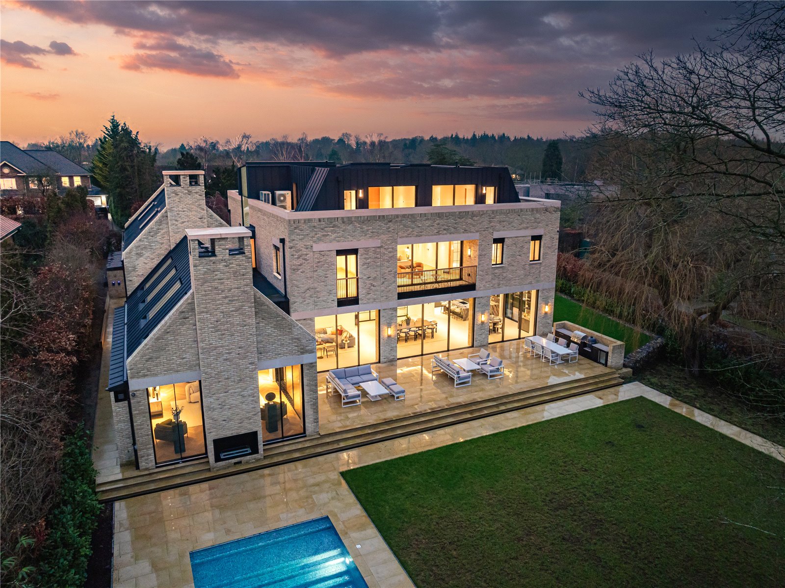 5 bedroom detached new house for sale 0