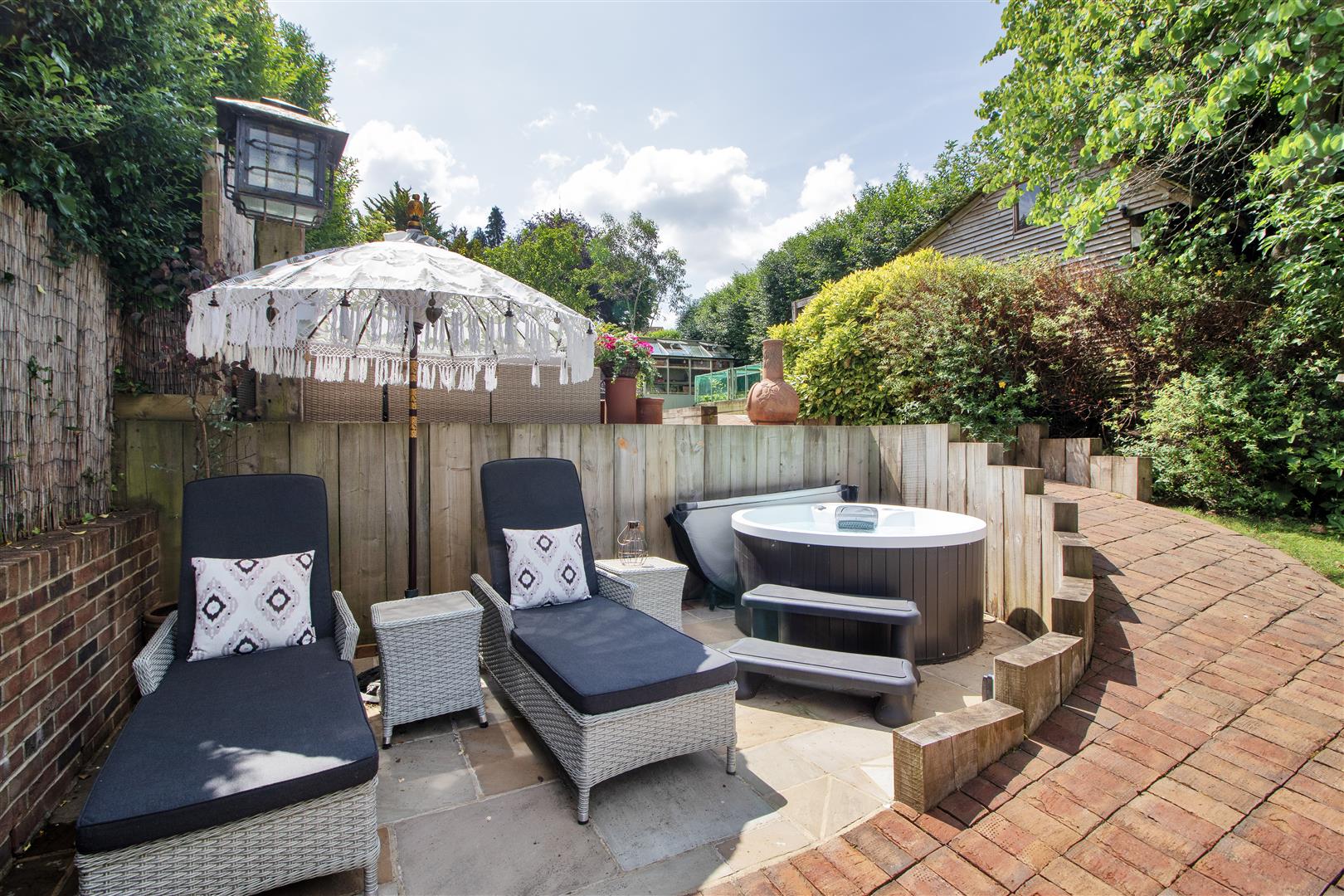 Photos of Saxon Hill, Quebec Avenue, Westerham TN16 65004380