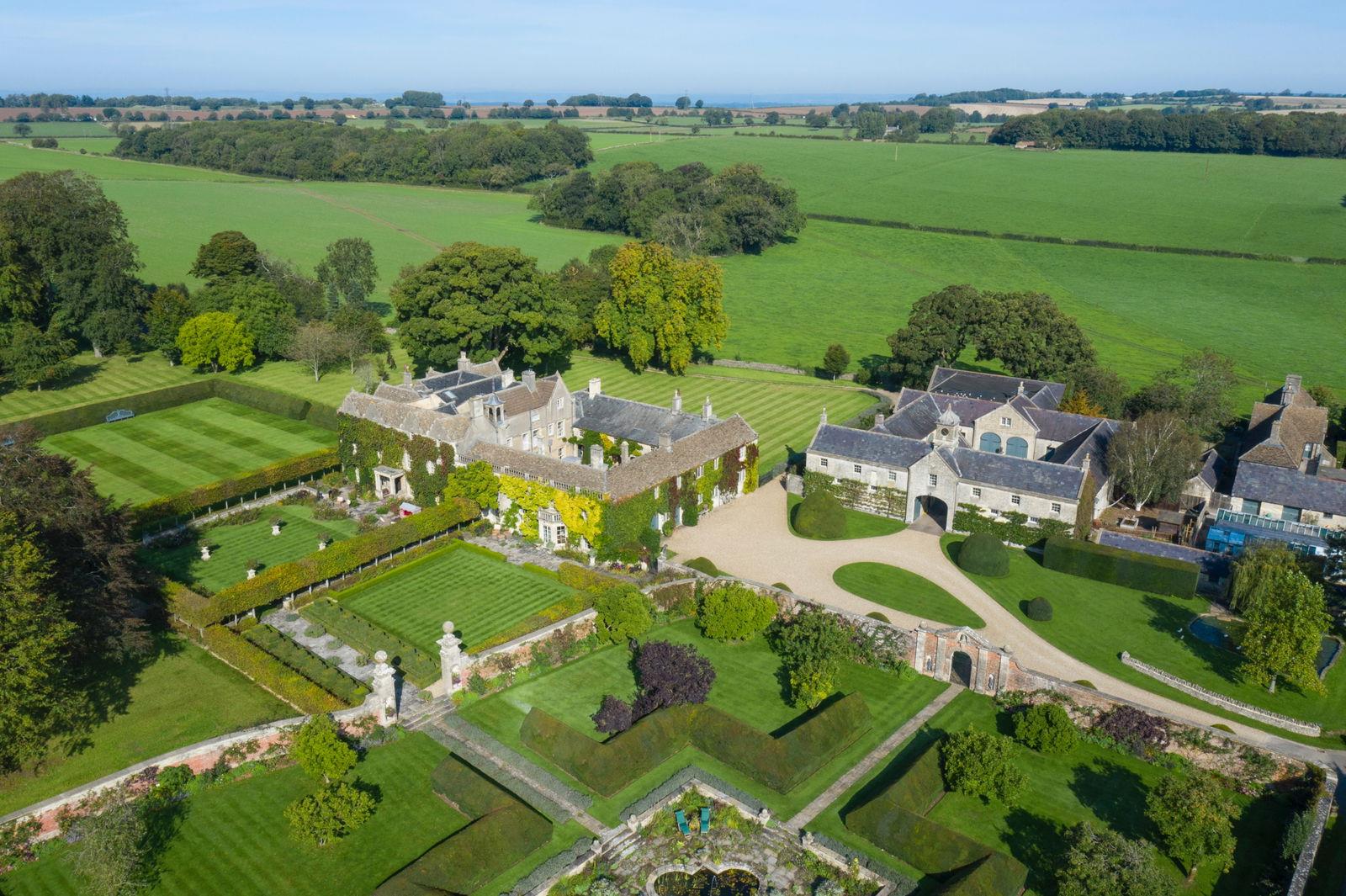 9 bedroom country house for sale 0