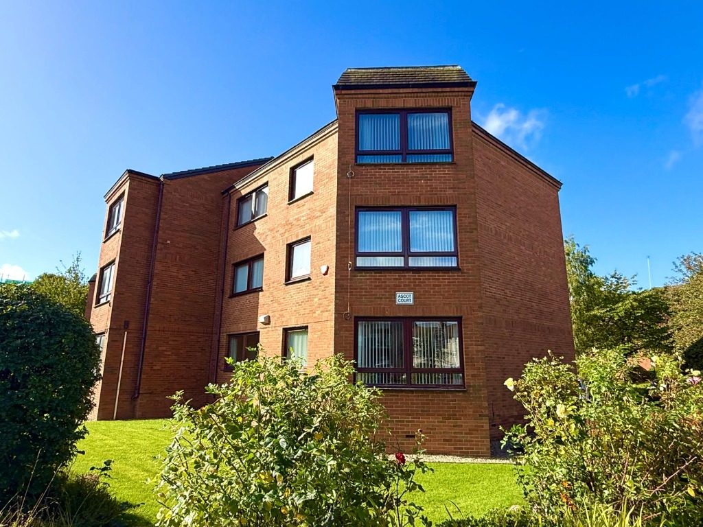 2-bed flat on Ascot Court, Anniesland, Glasgow, G12 0BB, Glasgow, £1,325/mo