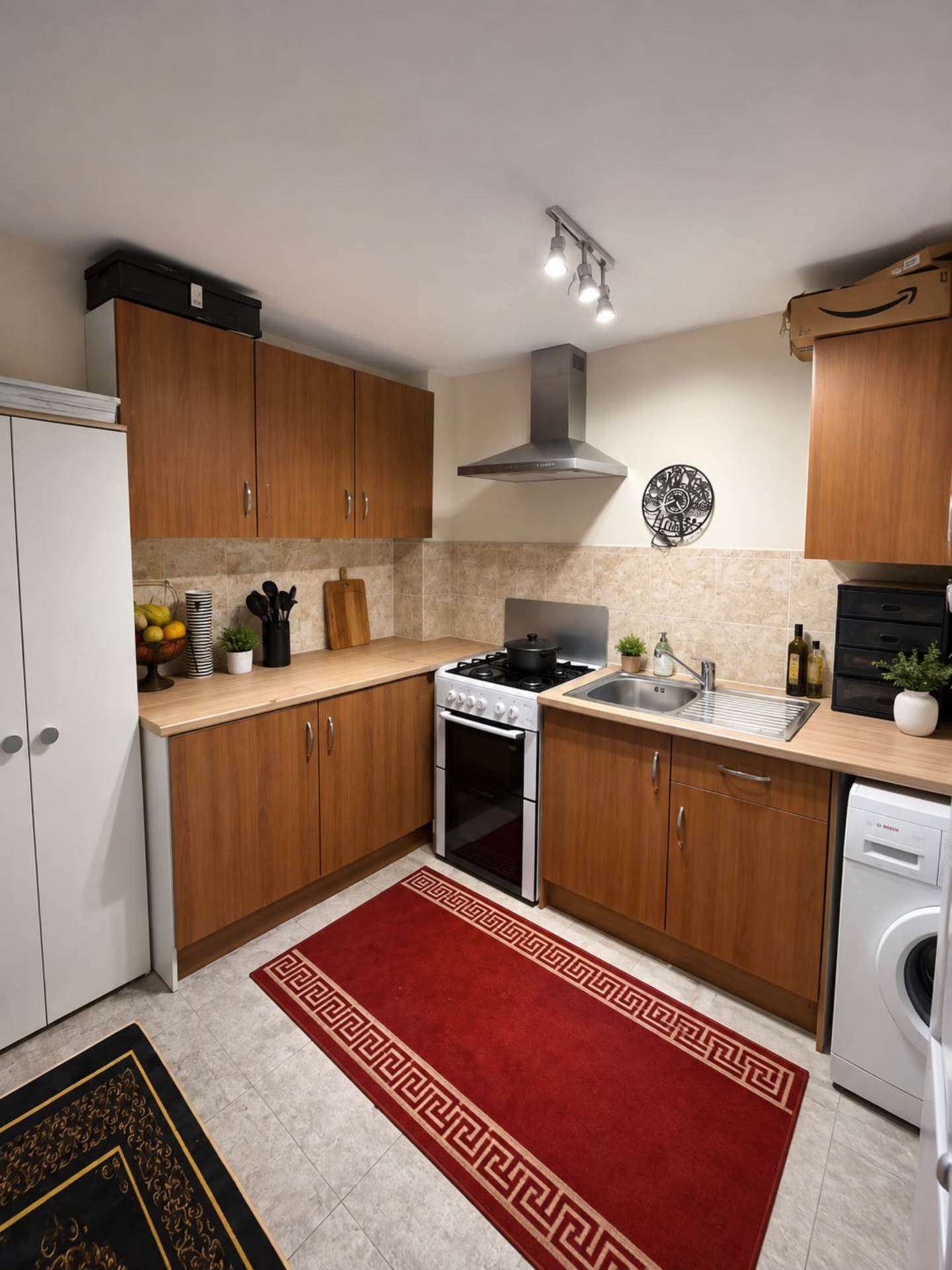 2, Winchester Close, London photo 5