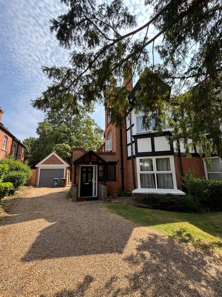 51c, Moss Lane, Pinner photo 4