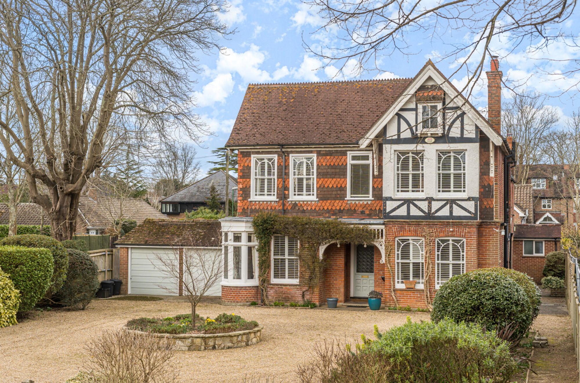 5 bedroom detached house for sale 0