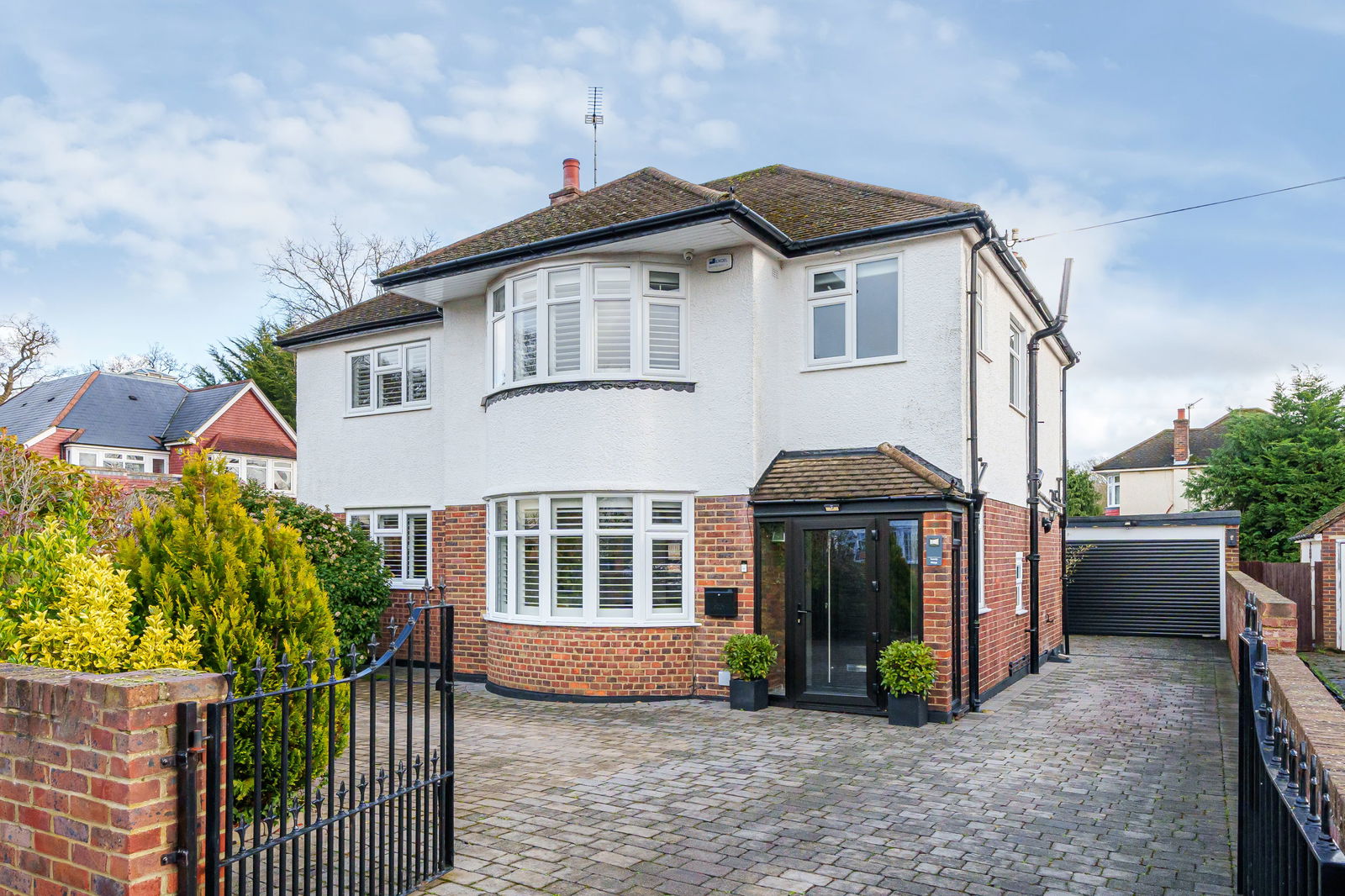 4 bedroom detached house for sale 0