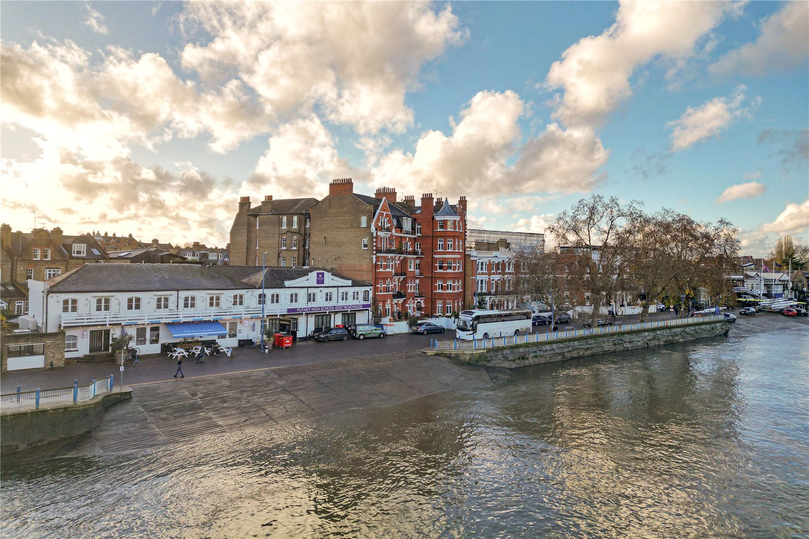 3 bedroom flat for sale 0