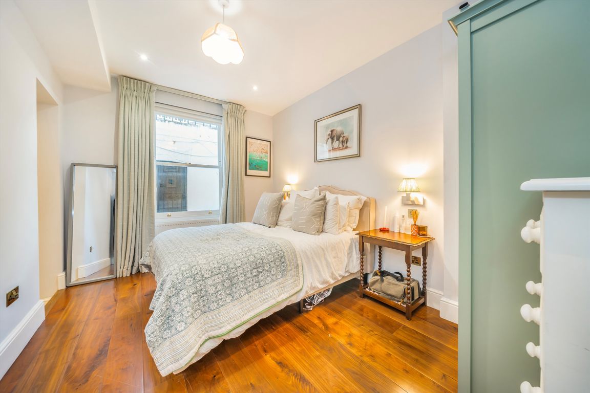 3 bedroom flat for sale 0