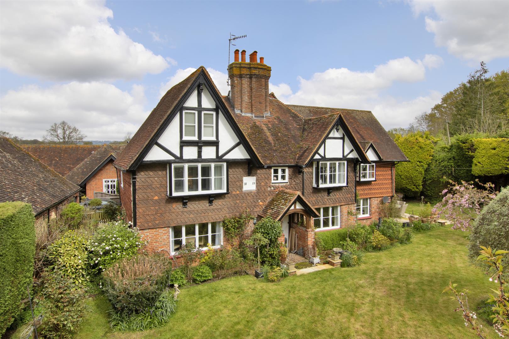 7 bedroom detached house for sale 0