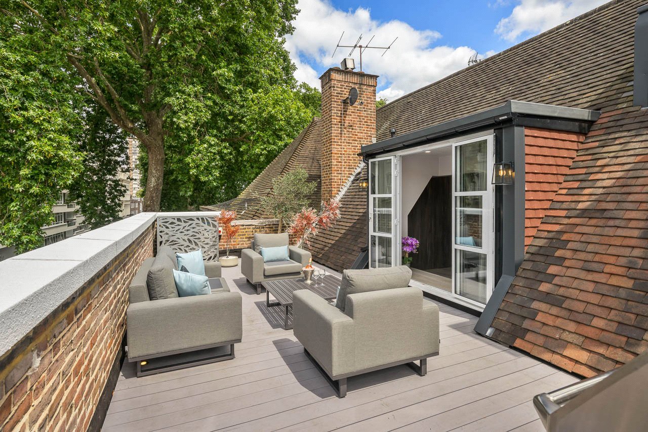6 bedroom terraced house for sale 0