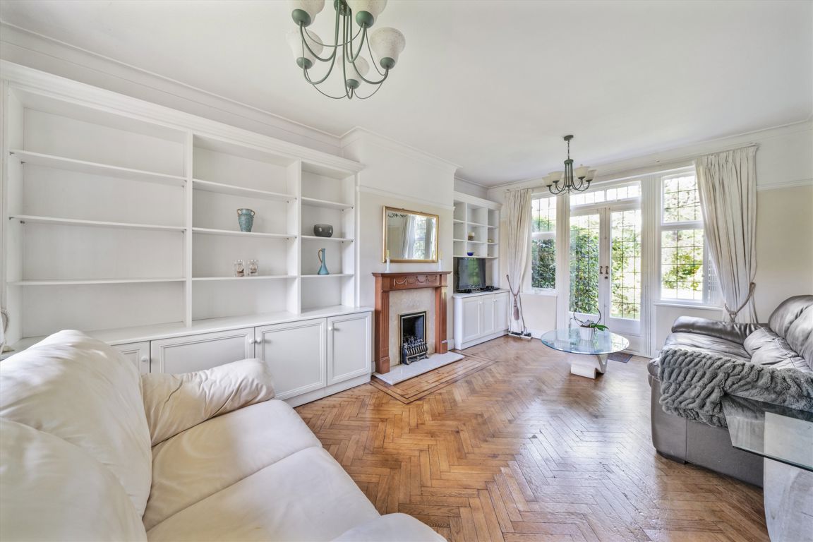 4 bedroom semi-detached house for sale 0