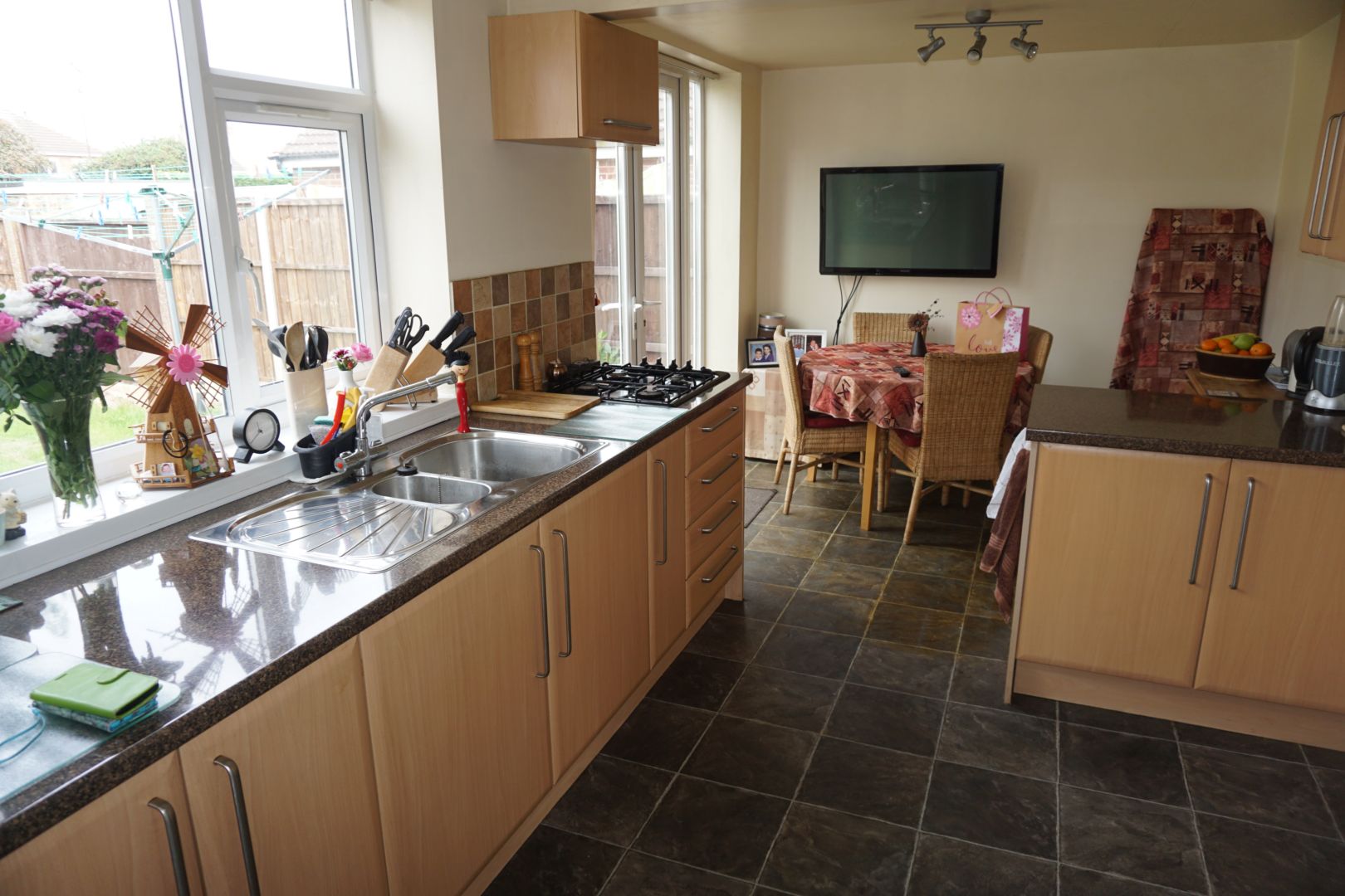 Free property report 17 Silverdale Drive, Thurmaston, LE4 8NJ Chimnie