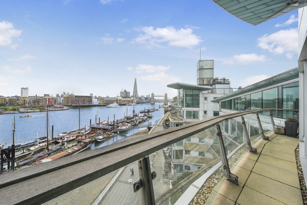 4 bedroom flat for sale 0
