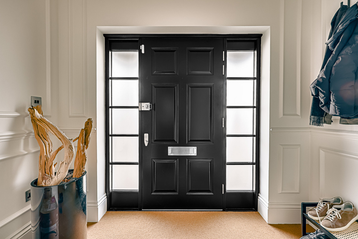 5 bedroom detached house for sale 0