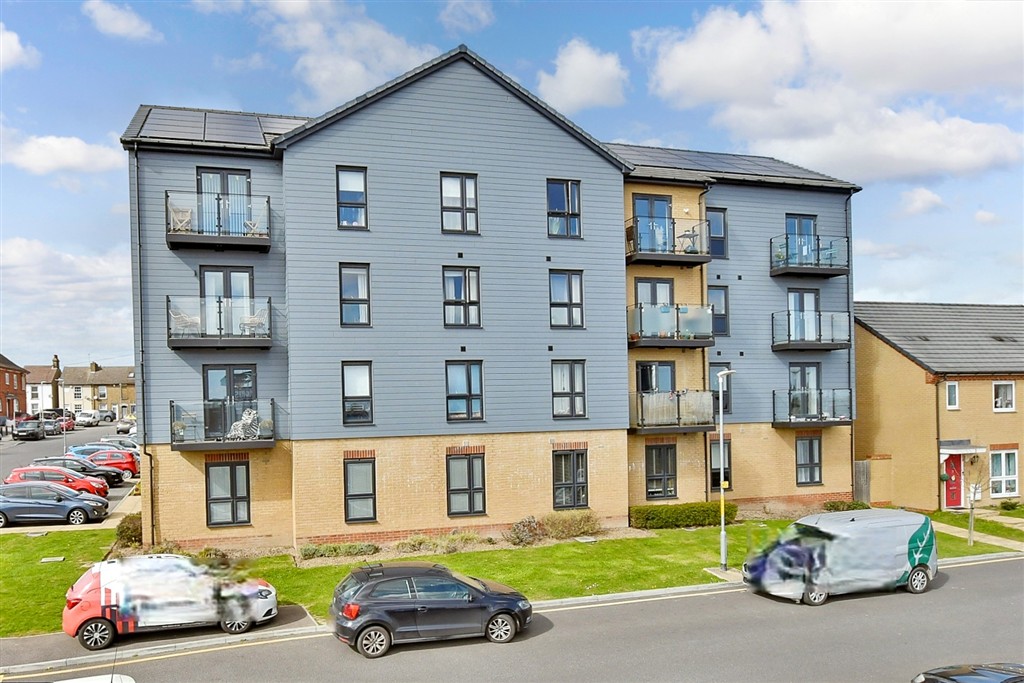 1-bed flat on Lywood Drive, Sittingbourne, £109,500