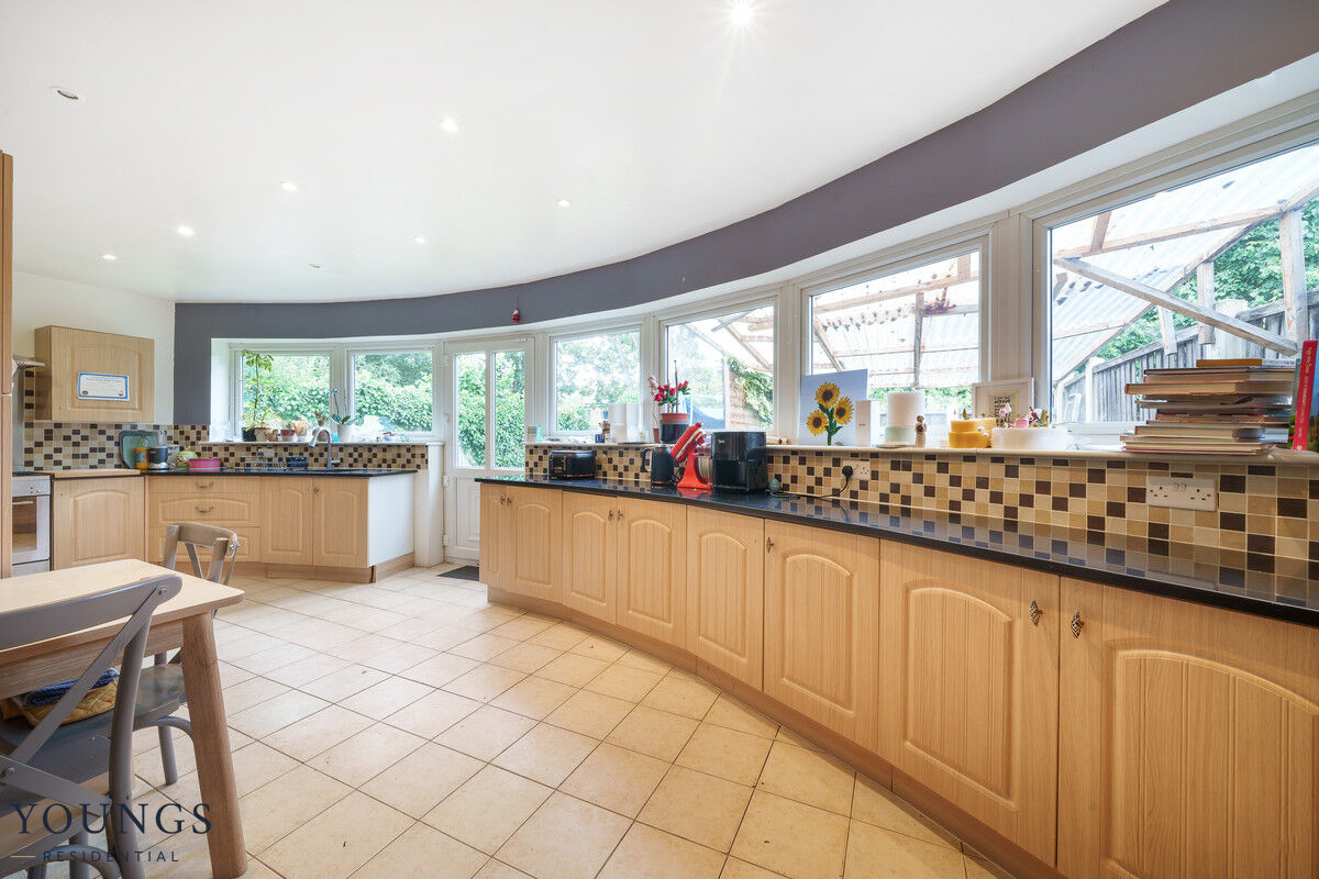 Photos of Lansdowne Road, London E18 65181976 PrimeLocation