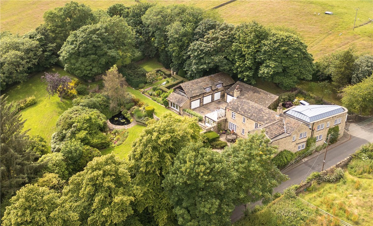 5 bedroom detached house for sale 0