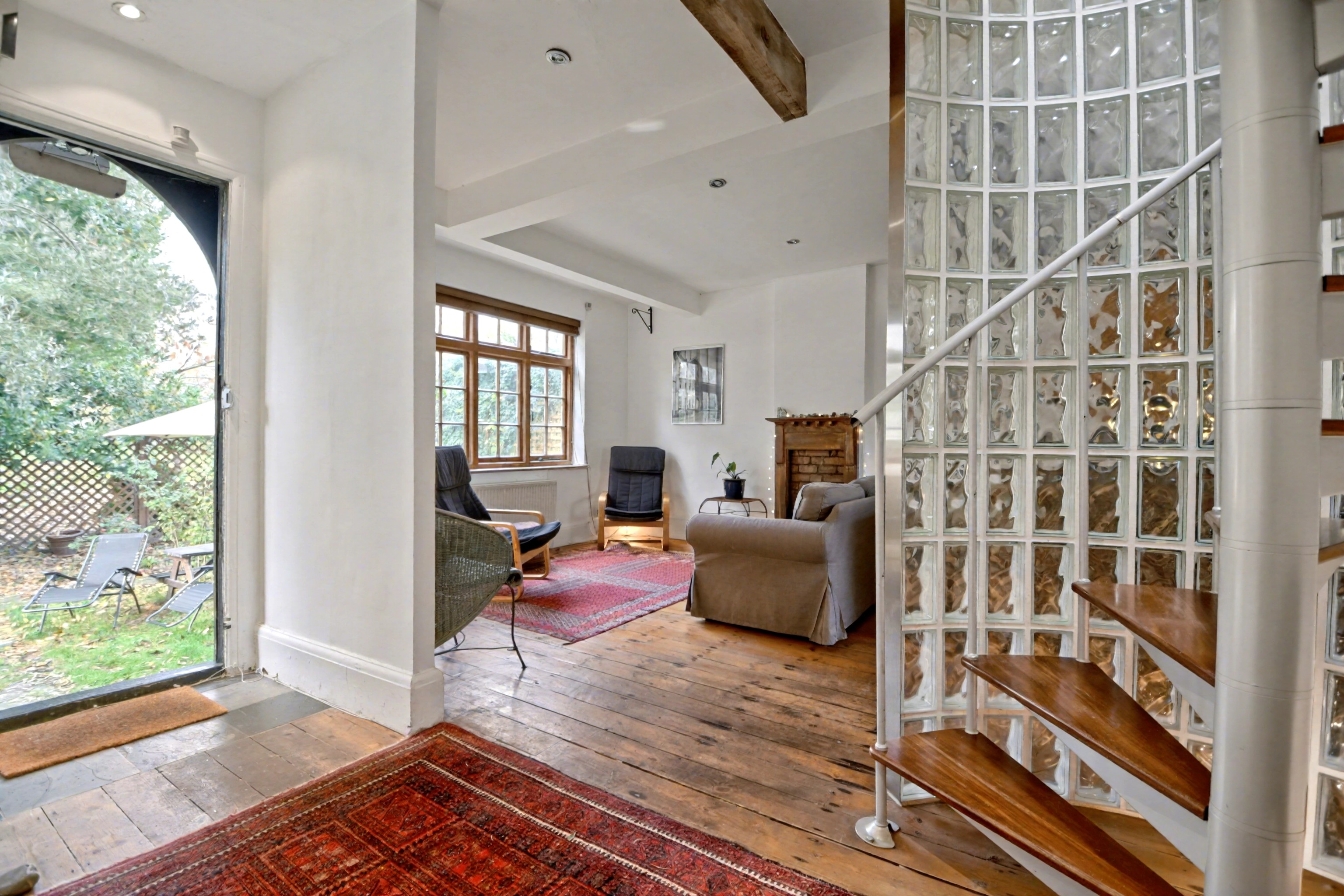 4 bedroom semi-detached house for sale 0