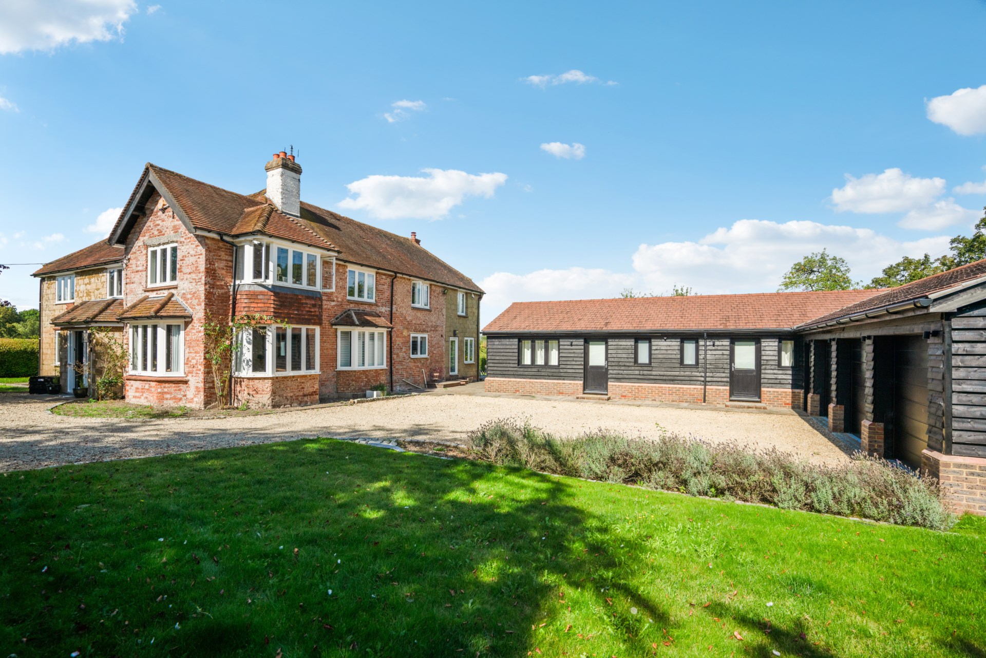 5 bedroom country house for sale 0