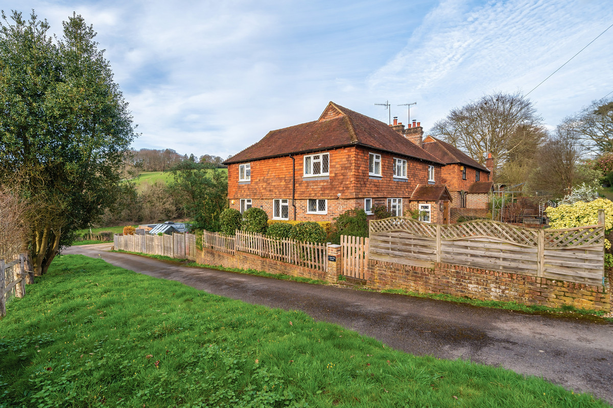 4 bedroom detached house for sale 0