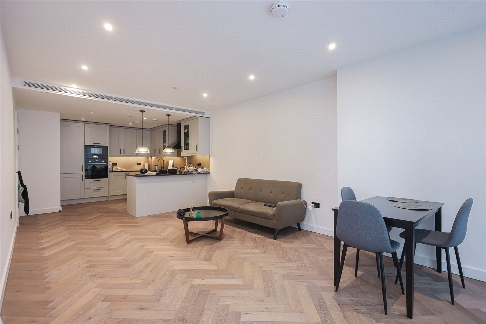 2 bedroom flat for sale 0
