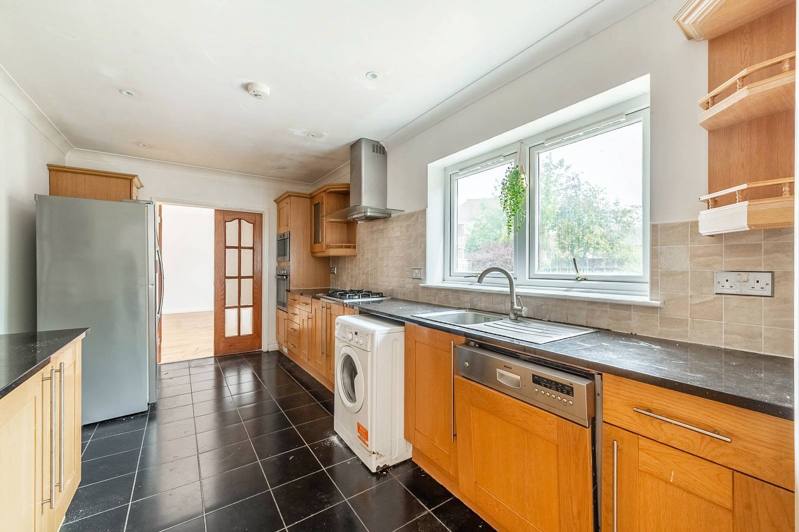 4 bedroom detached house for sale 0