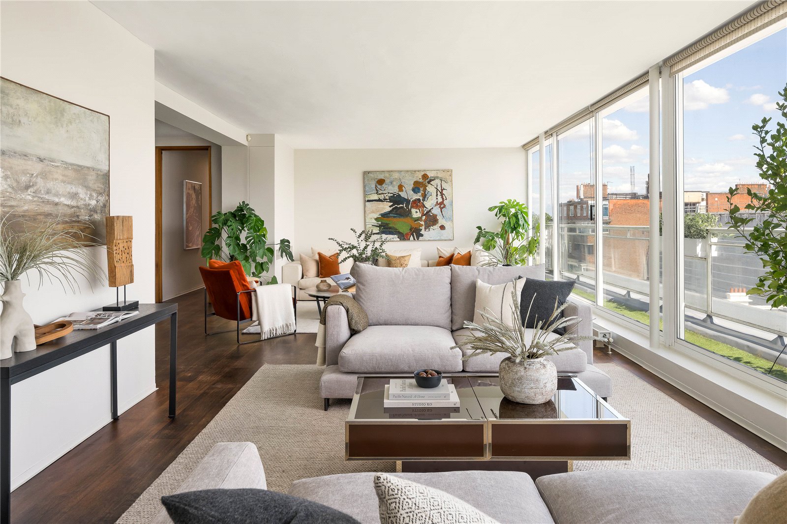 4 bedroom flat for sale 0