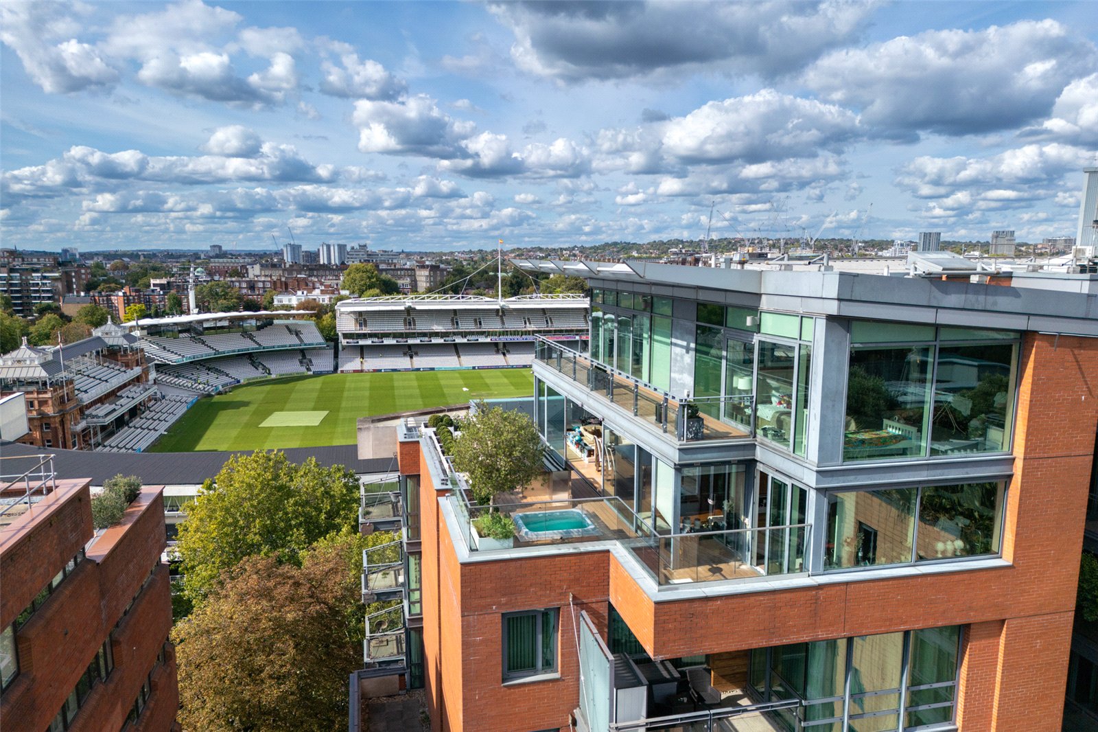 3 bedroom flat for sale 0