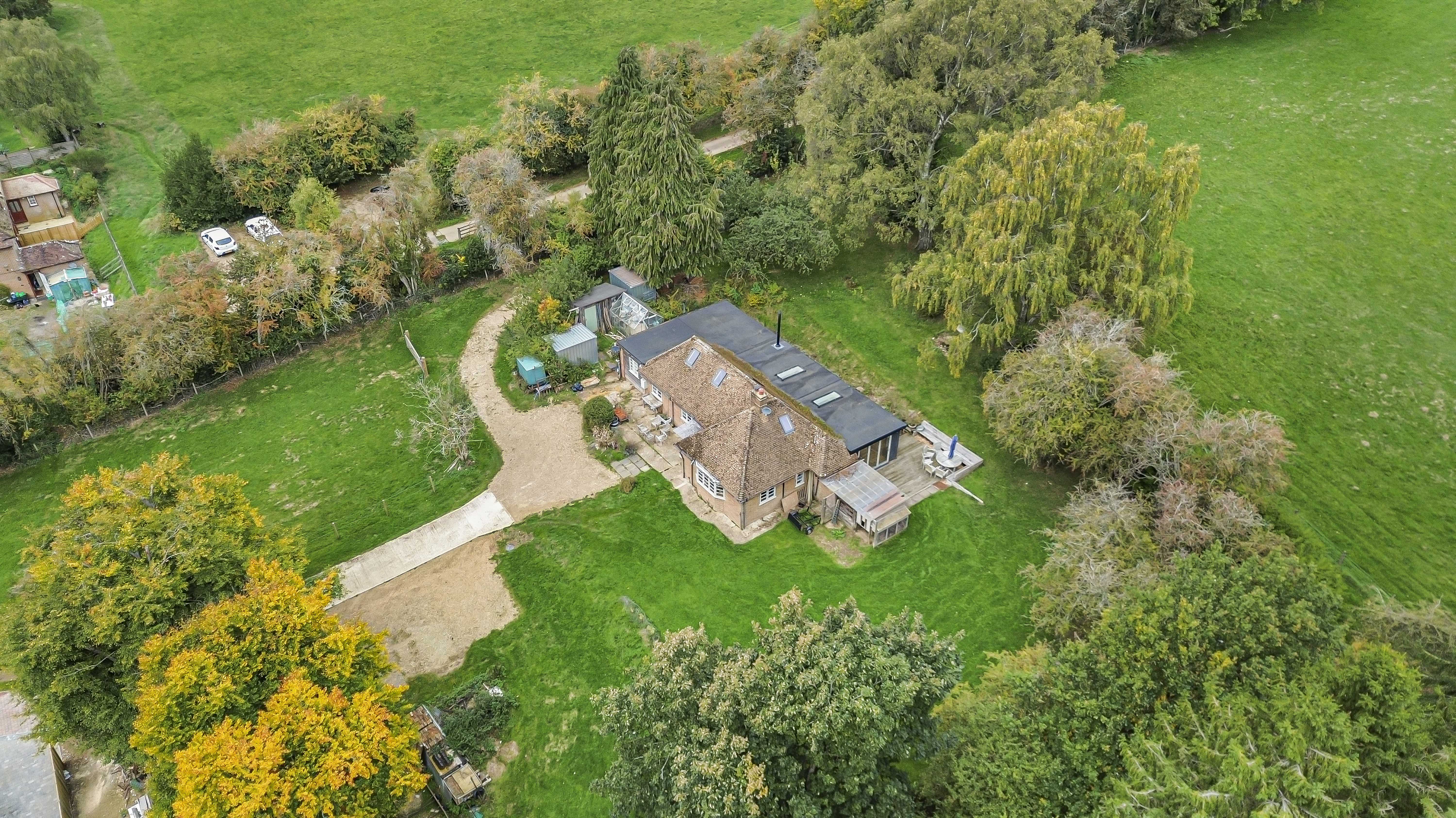 3 bedroom detached bungalow for sale 0